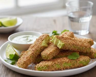 Zapečen avokado s sezamom